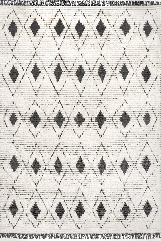 Harlequin Trellis Tasseled Rug | Beige