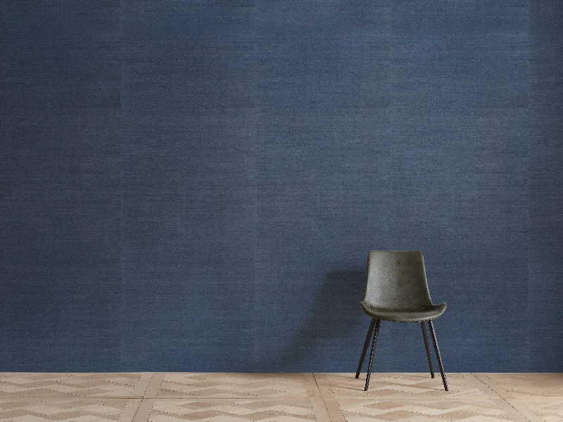 Hamden Grasscloth Wallpaper in Deep Blue